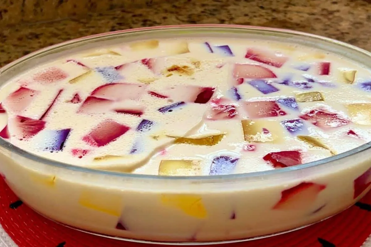 Gelatina colorida muito fácil e refrescante, que vai agradar