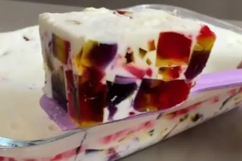Gelatina colorida que é gostosa, rápida e fácil de fazer, tr