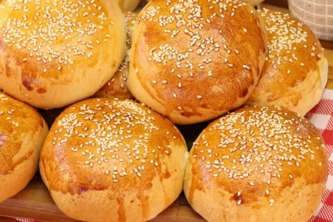 Hamburgão de forno: salgado com massa super fofinha, lanche 