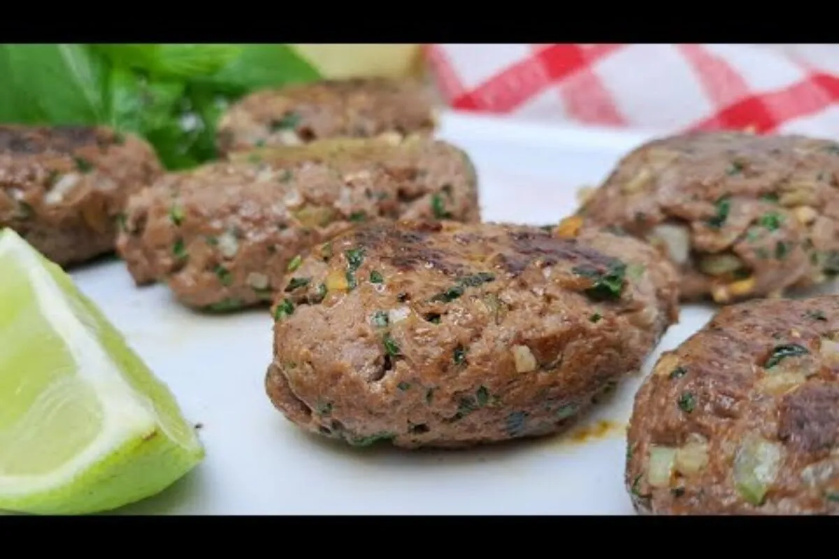Kafta de carne moída na frigideira muito suculenta e bem tem