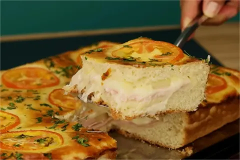 Lanchão de forno com massa leve e fofinha que é perfeito par