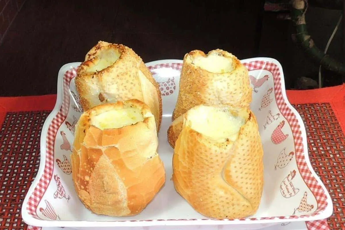 Lanche buraco quente uma opção de receita barata e deliciosa