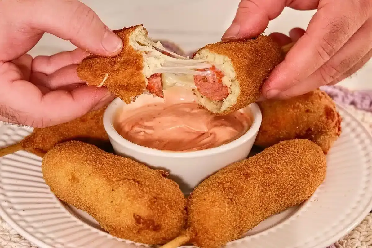 Lanche coreano frito: fica com uma casquinha crocante que é