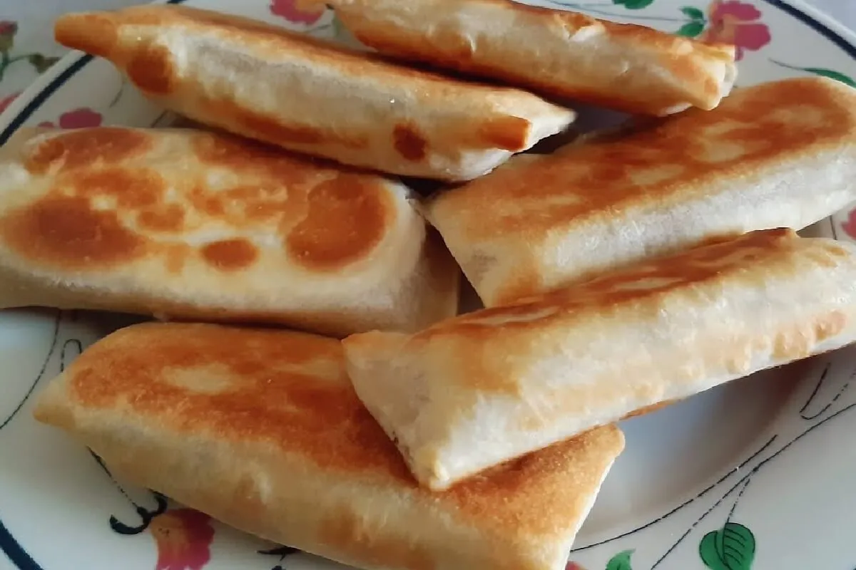 Lanche de 3 ingredientes recheado com carne moída muito sabo