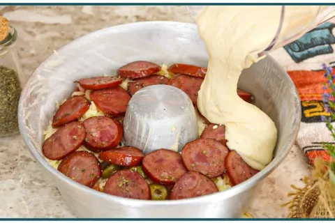 Lanche de forno recheado e muito macio que derrete na boca e