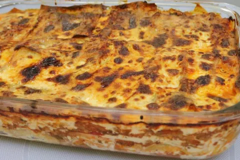 Lasanha cremosa com um segredo especial para deixar o seu al