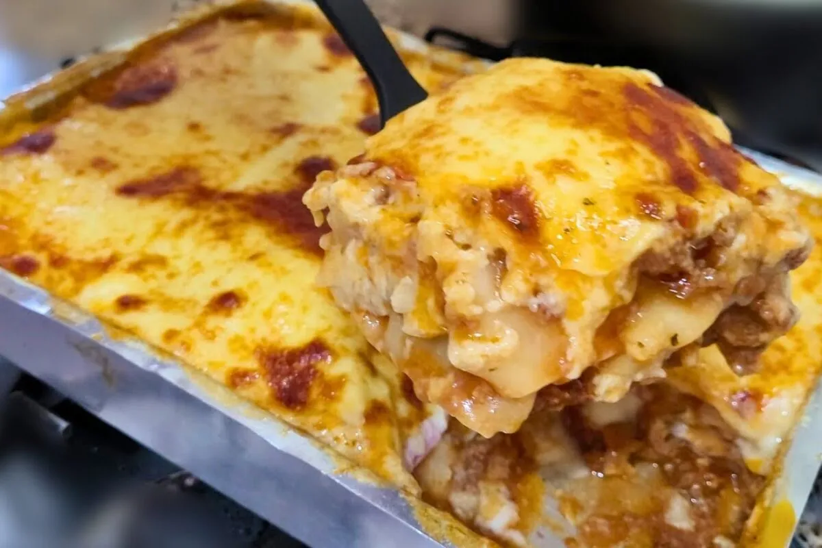 Lasanha cremosa feita de um jeito prático, rápido e cheio de