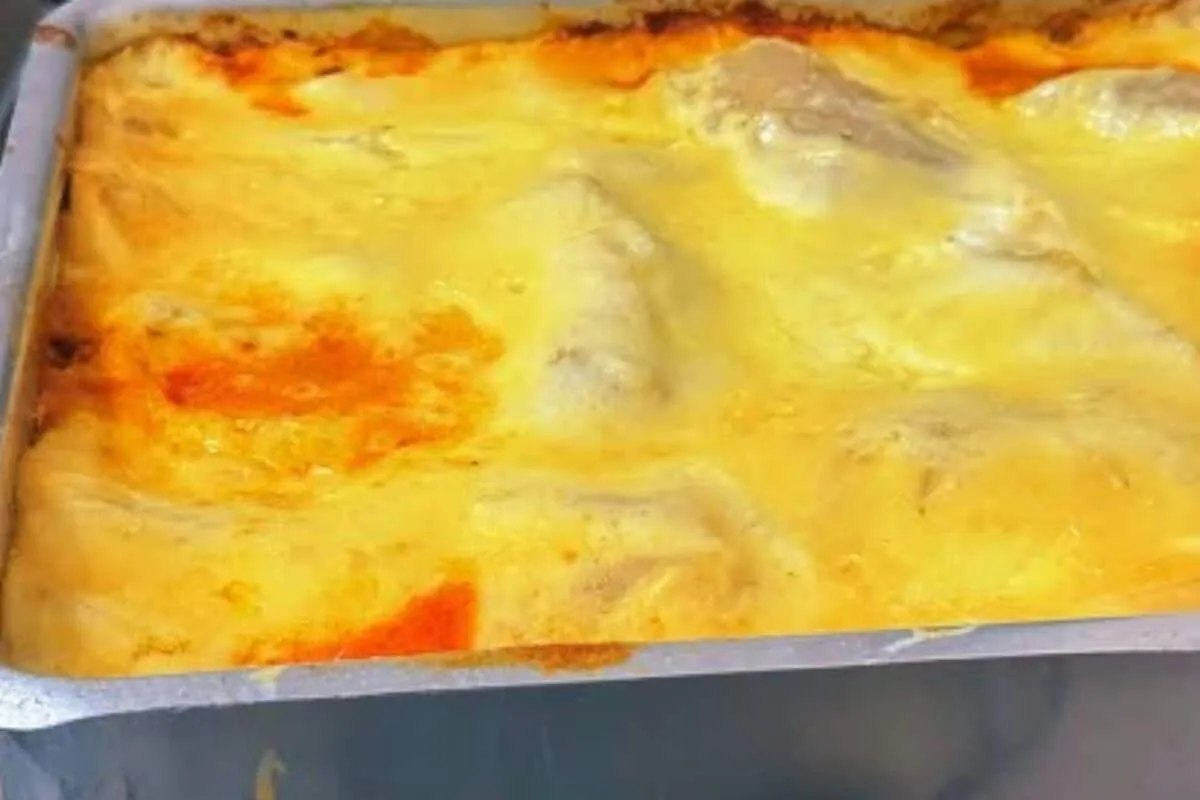 Lasanha cremosa, uma receita à bolonhesa com molho branco qu