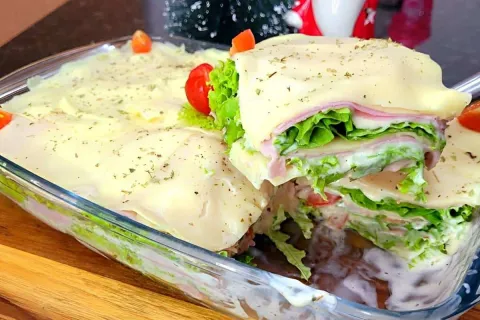 Lasanha de alface deliciosa e refrescante perfeita para serv