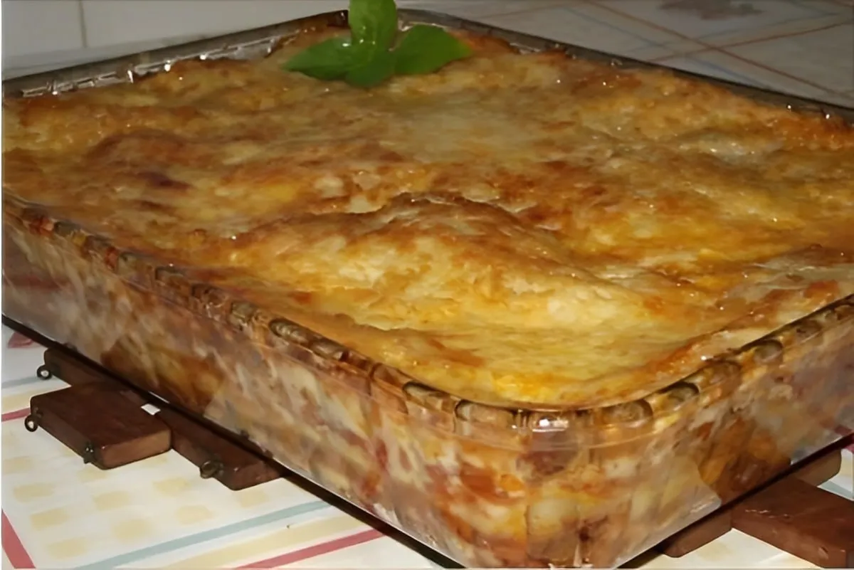 Lasanha de carne moída deliciosa um almoço perfeito para seu
