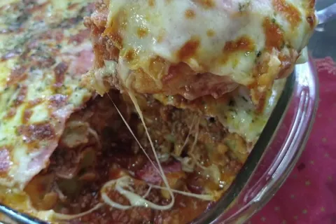 Lasanha de couve-flor sem massa, leve no prato e pesada no s