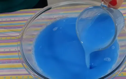 Lava roupas caseiro líquido tipo Omo Progress: receita que r