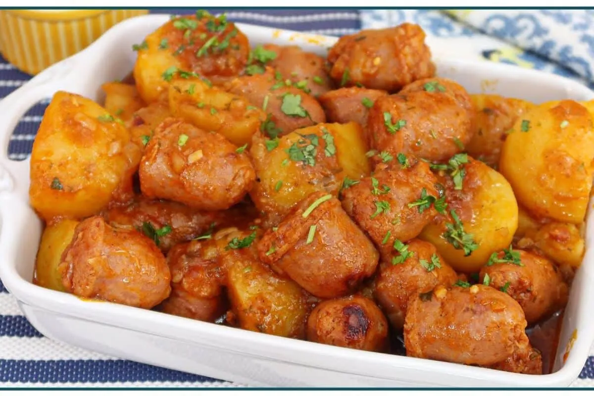 Linguiça toscana com batata, que é prática, saborosa, econôm