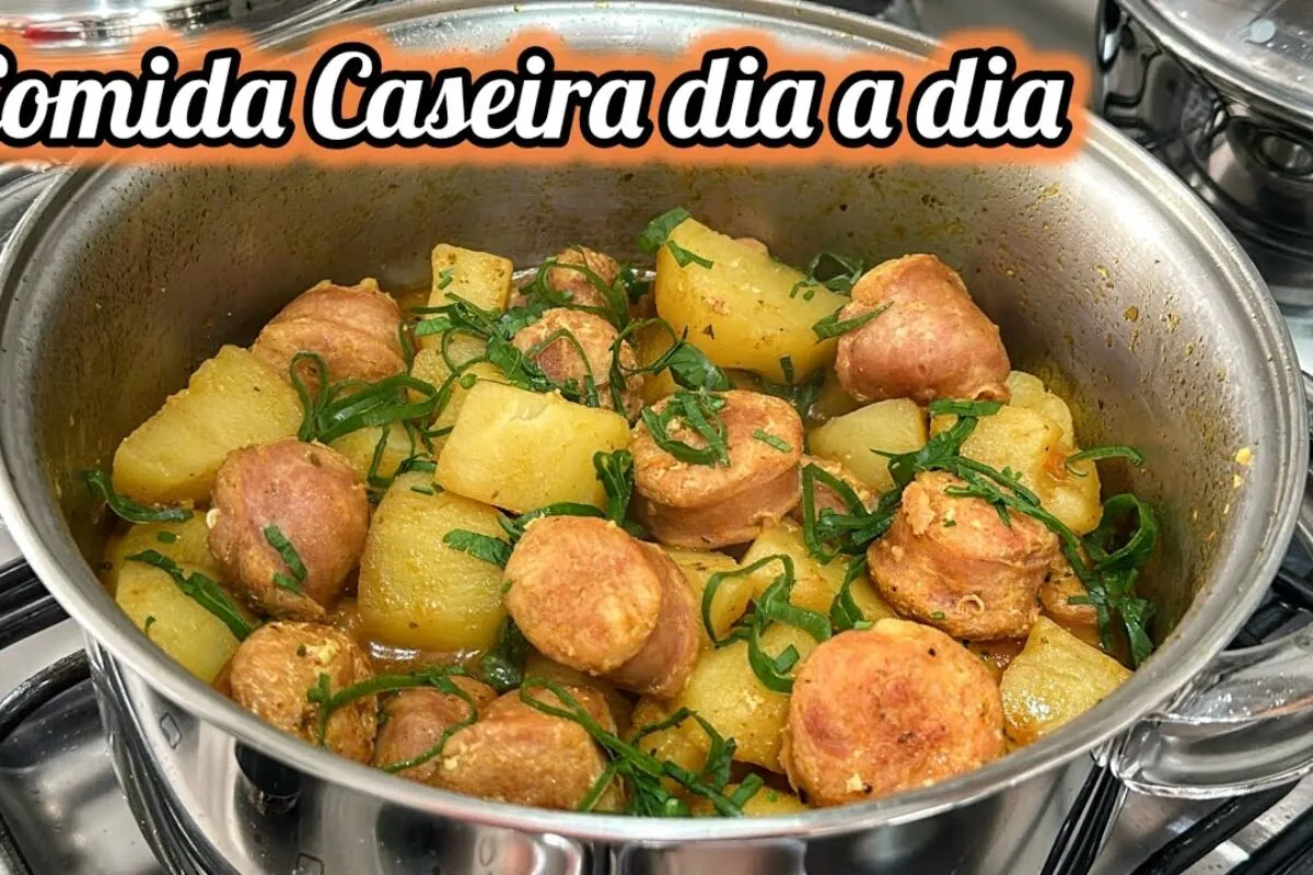 Linguiça toscana com batata refogada: prato simples e rápido
