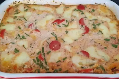 Macarrão ao forno cremoso para ser o prato principal do seu 