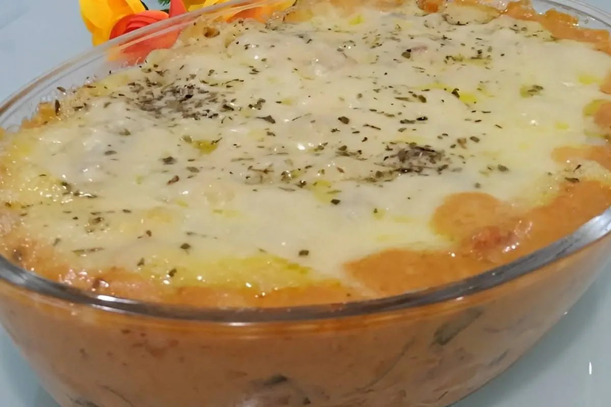Macarrão com calabresa cremoso um prato simples e delicioso