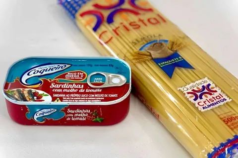 Macarrão com sardinha uma refeição completa e barata que tod