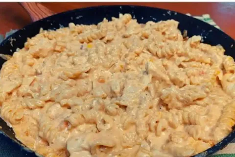 Macarrão cremoso com frango: uma refeição rápida e deliciosa
