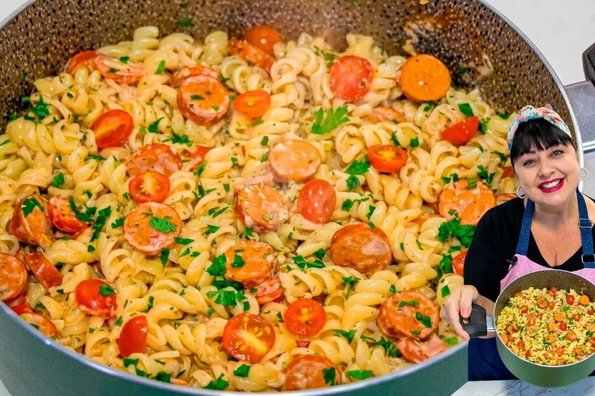 Macarrão cremoso com salsicha feito em uma panela só, para e