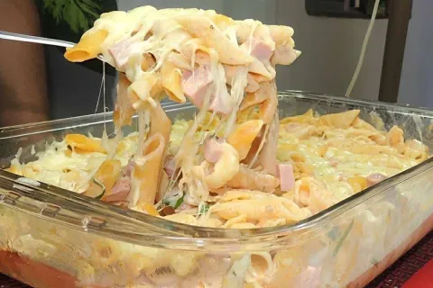 Macarrão de forno cremoso é só cozinhar o macarrão misturar 