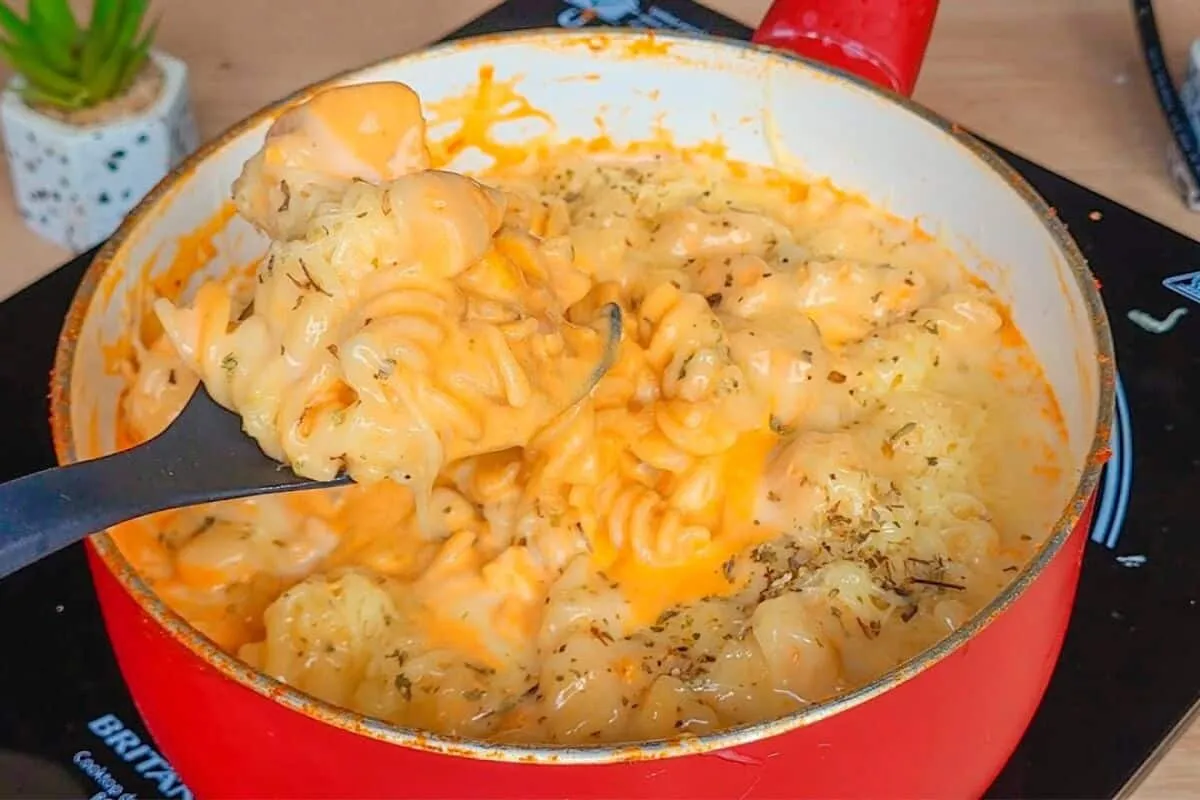 Macarrão de preguiçoso feito em poucos minutos e que agrada