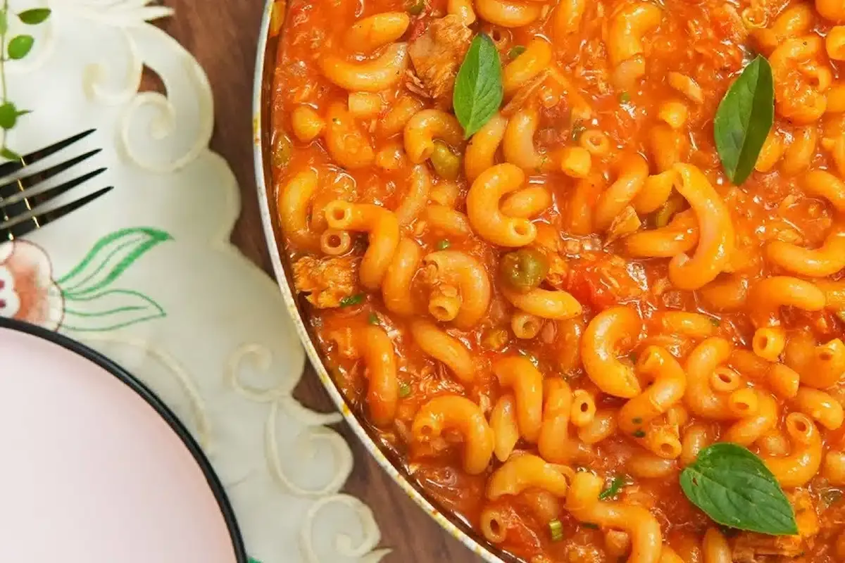 Macarrão de uma panela só com atum cheio de saber e muito si