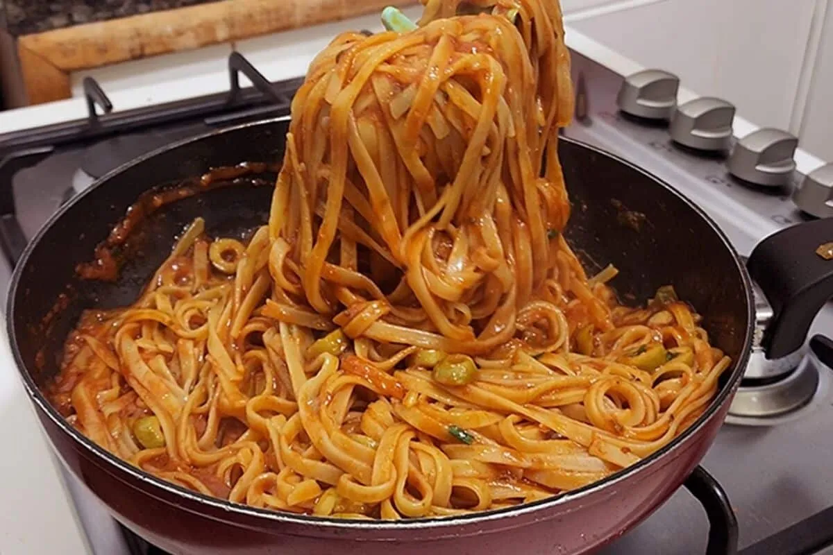 Macarrão na manteiga soltinho e rápido de fazer: perfeito pa