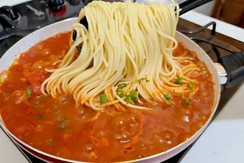 Macarrão rápido fica pronto em poucos minutos e é perfeito p