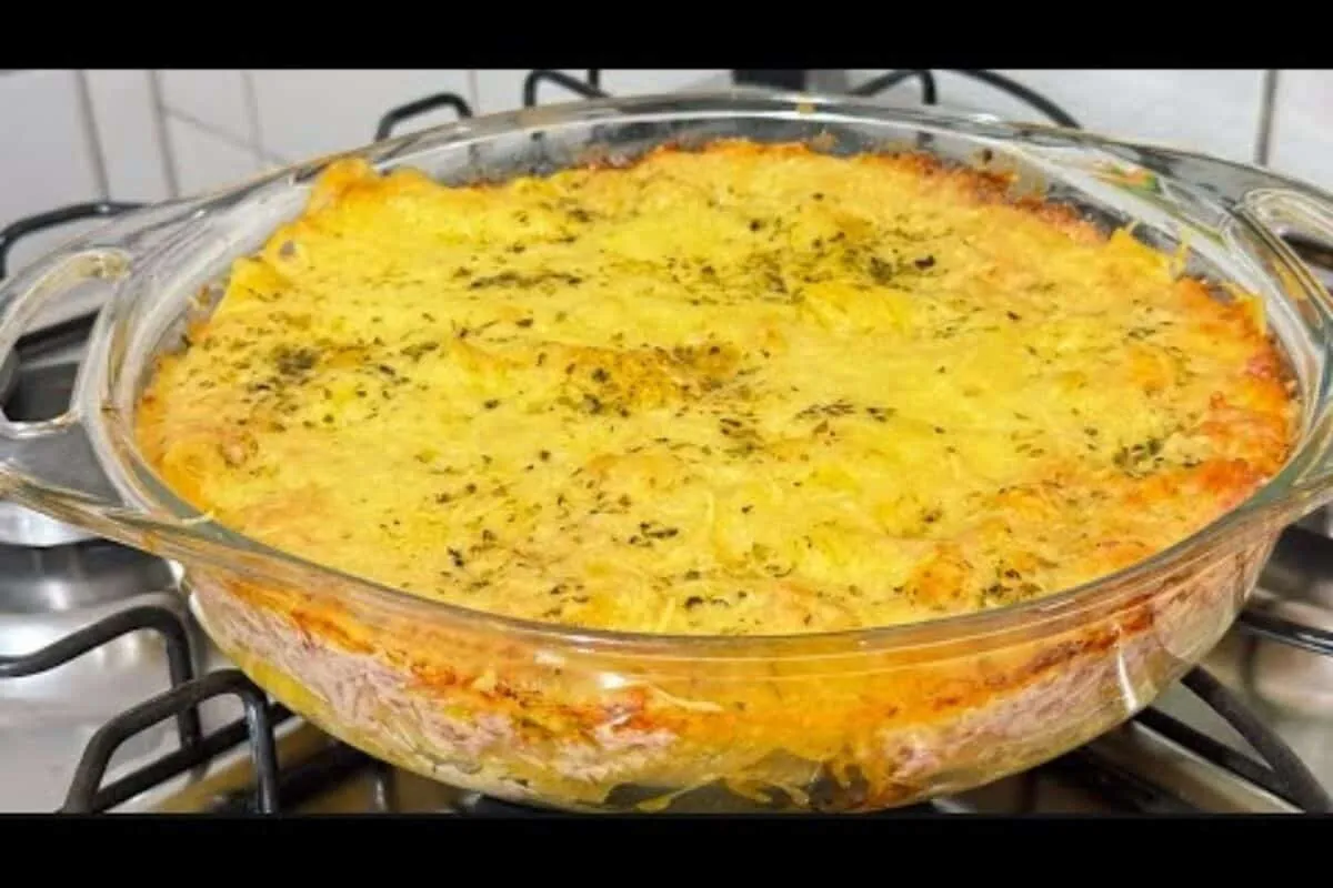 Macarronada cremosa de forno com calabresa e um molho especi
