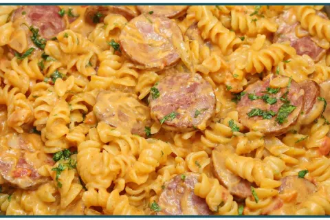 Macarronada de calabresa cremoso fácil e rápido: sempre faço