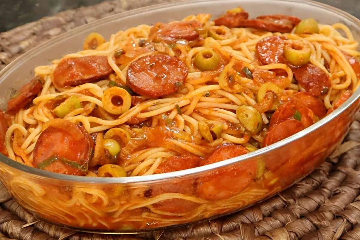 Macarronada de calabresa muito simples e fácil de fazer para