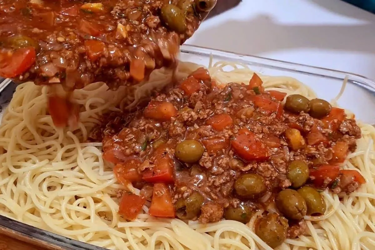 Macarronada simples: segredo do molho caseiro para a macarro