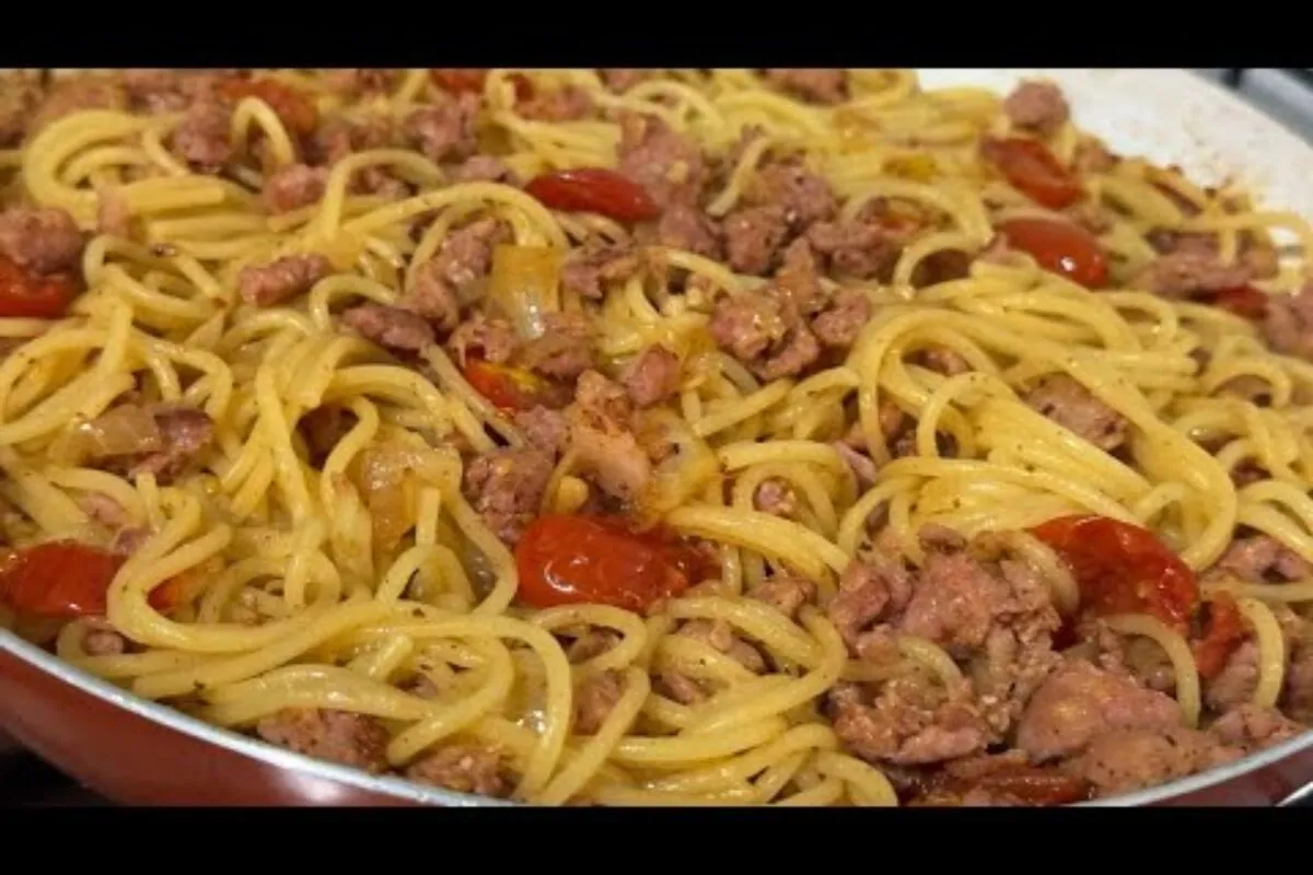 Macarronada toscana simples e muito saborosa, com um molho m
