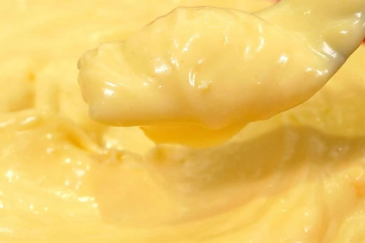 Maionese caseira feita na mão sem liquidificador, ideal para