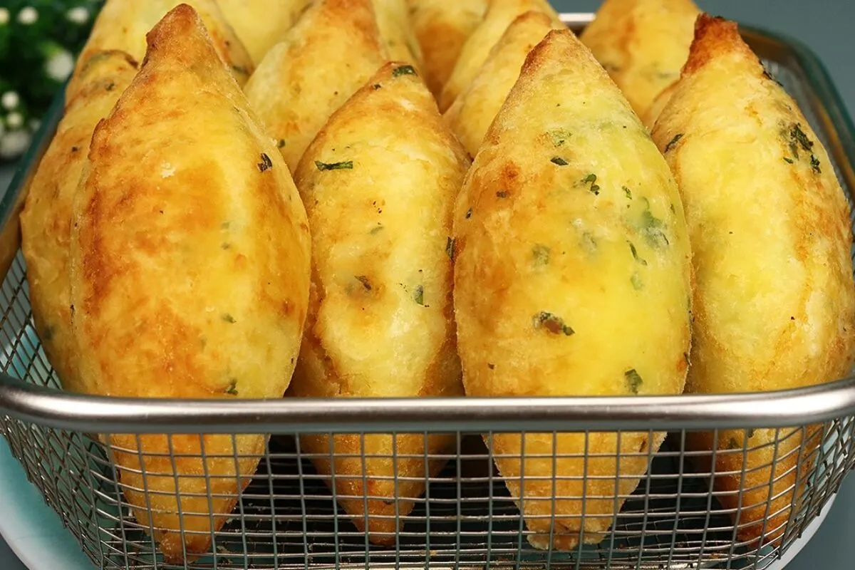 Massa de mandioca para salgado frito com apenas 4 ingredient