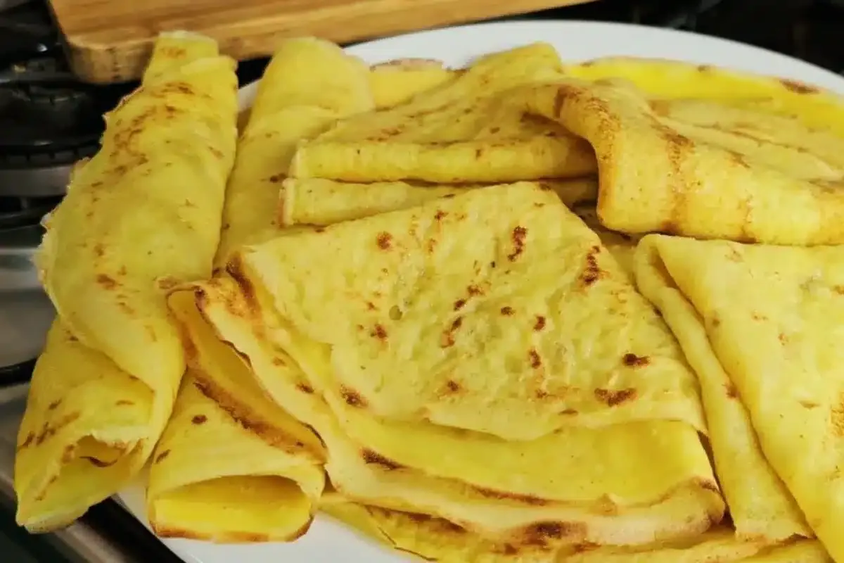 Massa de panqueca macia e leve que não quebra na hora de vir