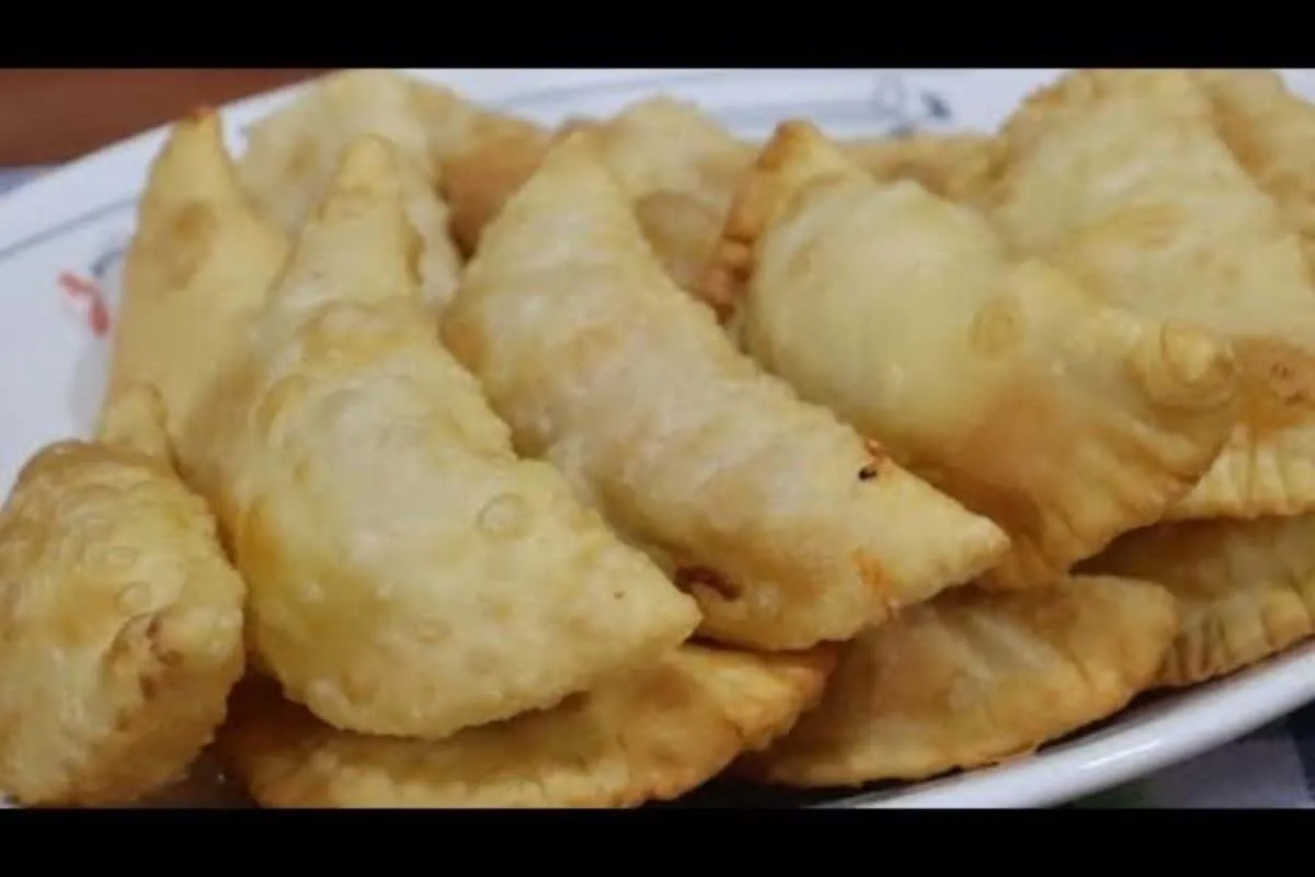 Massa de pastel com 2 ingredientes, que é muito econômica, f