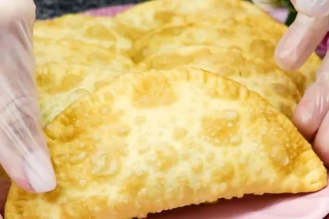 Massa de pastel sequinha e crocante: veja o segredo para faz