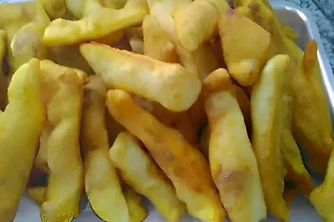 Massinha frita fácil de fazer e deliciosa igual minha vó faz