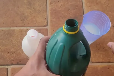 Misturei açúcar com esse produto e fiz um removedor de mofo 