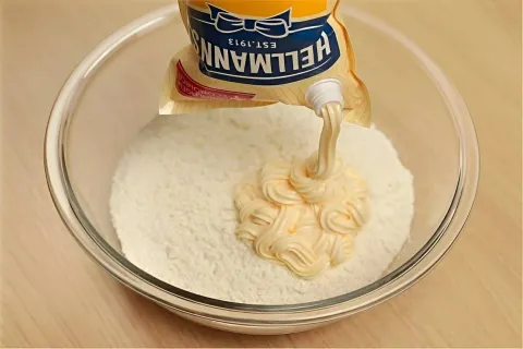 Misturei maionese com farinha e fiz uma deliciosa massa de t