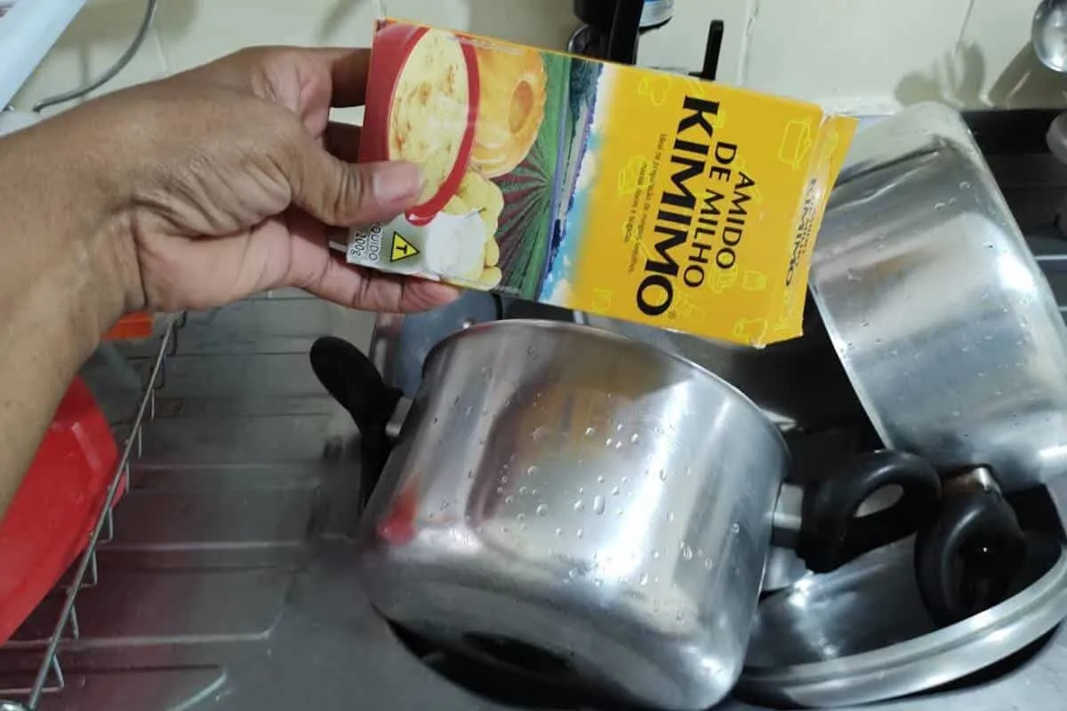 Misturinha para lavar louça: desengordura e tira toda sujeir