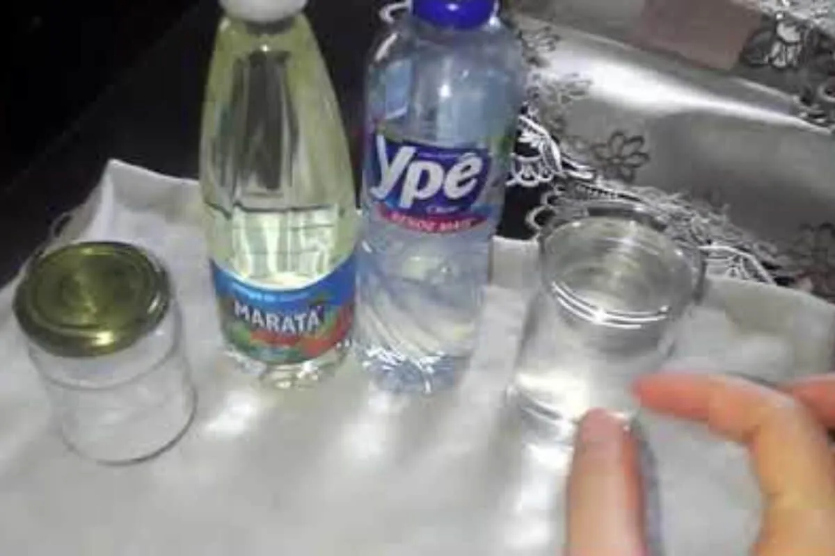 Misturinha para limpar a geladeira que tira toda sujeira e m