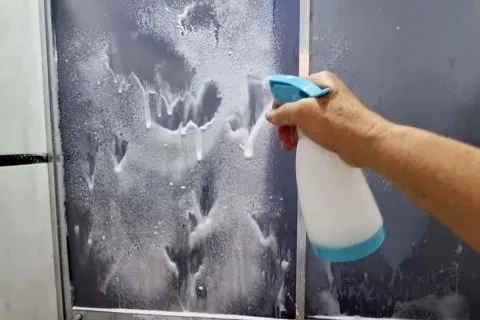 Misturinha para limpar box do banheiro: dê adeus para as man
