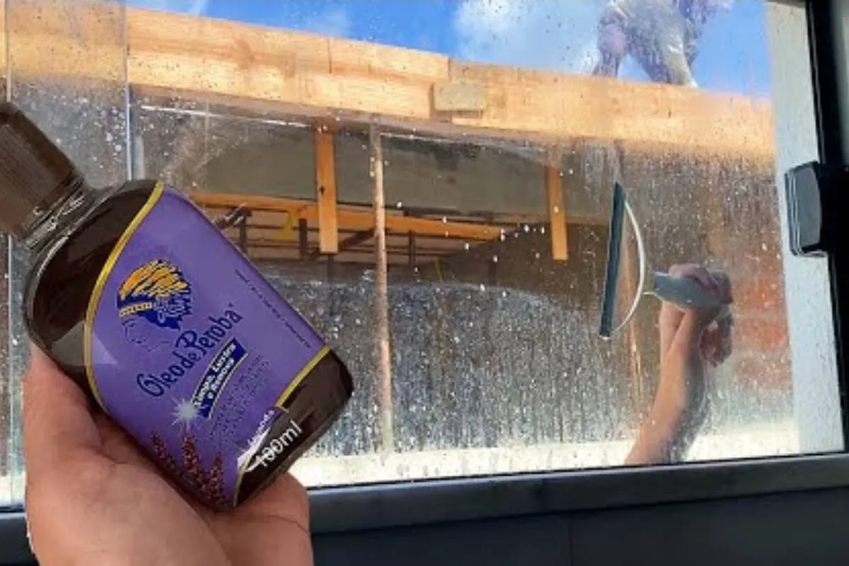 Misturinha para limpar vidros: tira manchas e ajuda a não gr