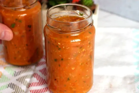 Molho de tomate na airfryer: veja como é prático preparar o 