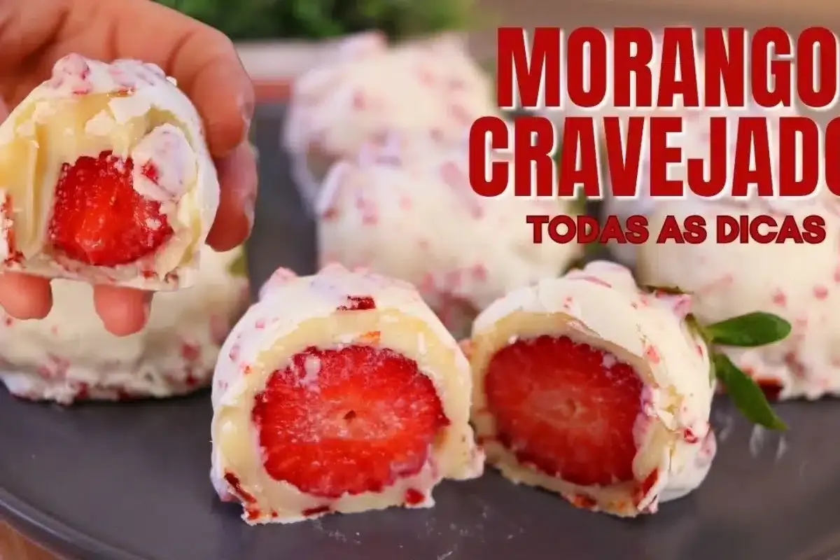 Morango cravejado com cobertura crocante de chocolate fácil