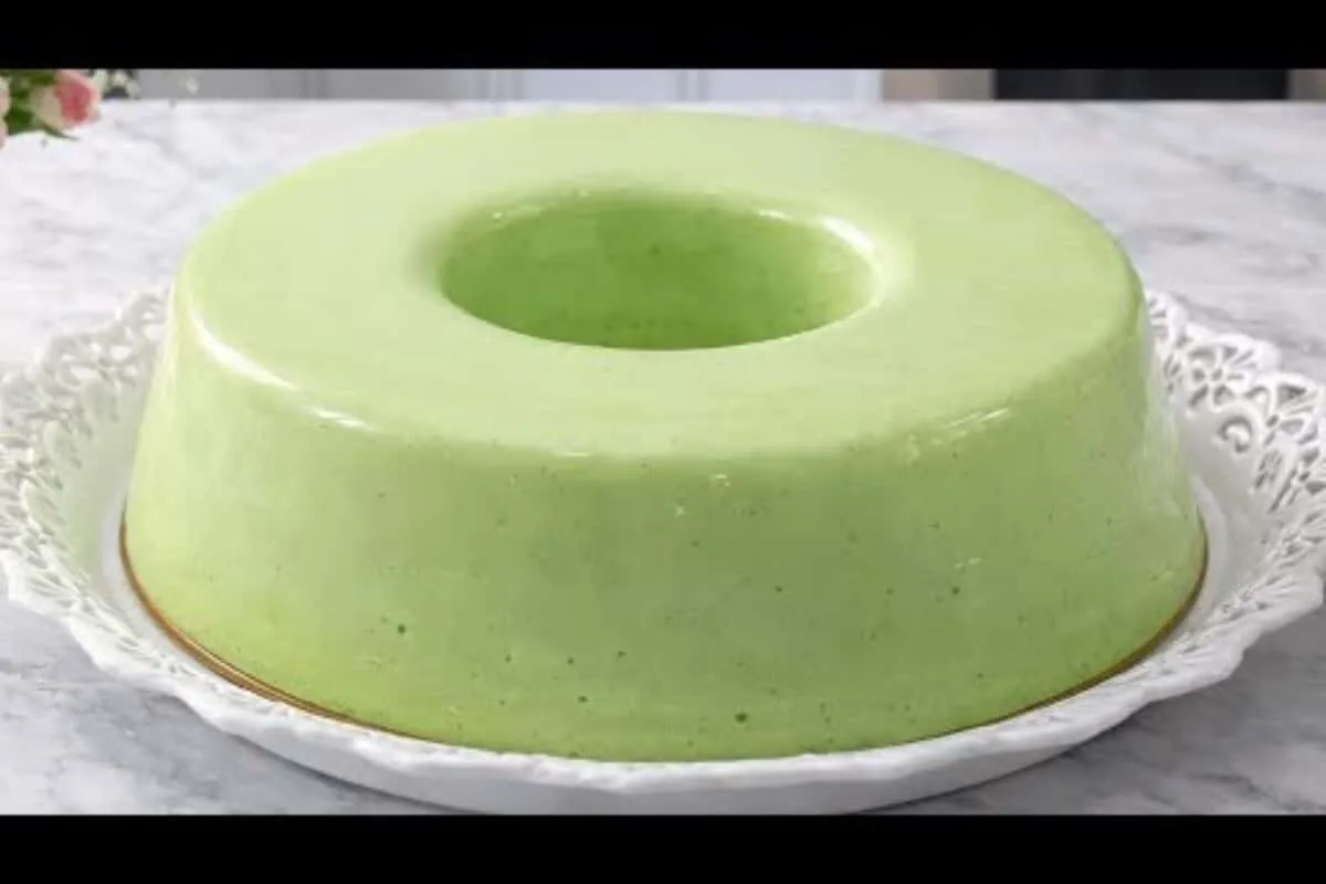 Mousse de abacate super cremoso e refrescante, uma sobremesa