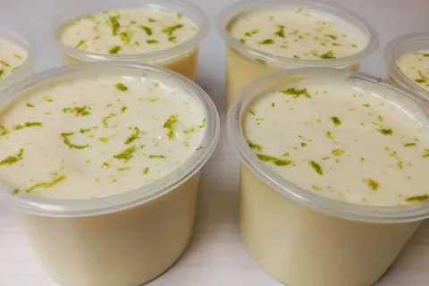 Mousse de limão super fácil e rápida sem gelatina, um doce g