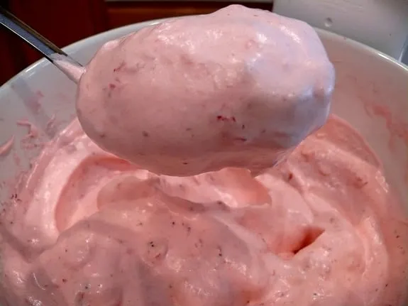 Mousse de Morango da Isamara
